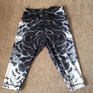 Lululemon cropped leggings